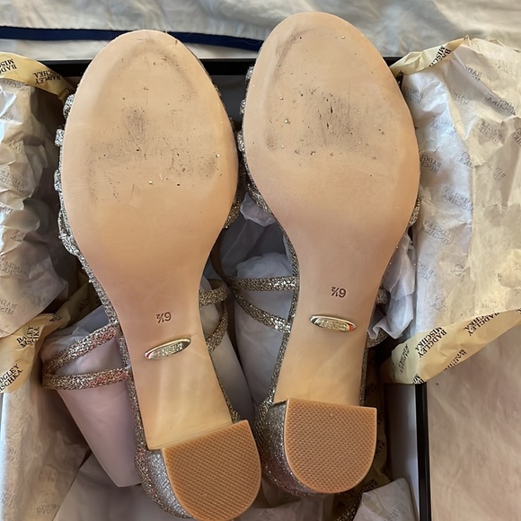 🆕 Badgley Mischka Tilden Sandal in Platinum Glitter - Picture 4 of 4